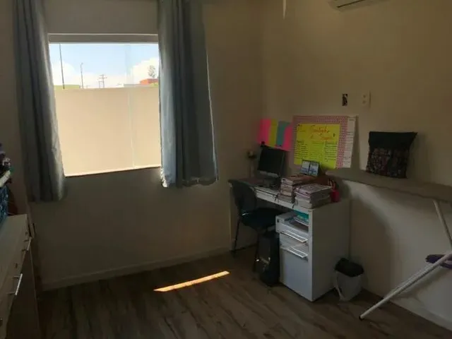 Imagem: /Alugo Casa com 4 Qrts Sendo Uma Suíte