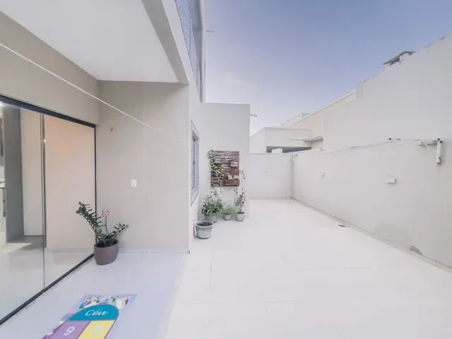 Imagem 15: Casa a Venda com Piscina no Condomínio Jardins da Serra, 4 Quartos