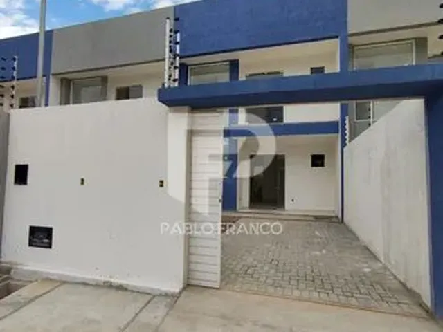 Imagem: A casa possui 4 Dormitórios, 2 Suítes, 3 Banheiros, 2