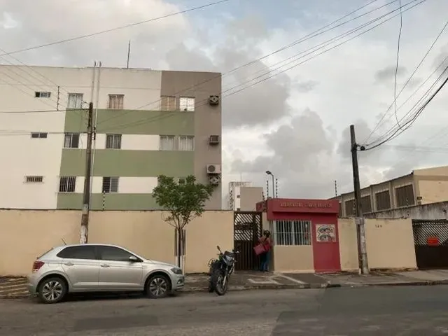 Imagem: O apartamento possui 2 Dormitórios, 1 Banheiro, 1 Vaga na