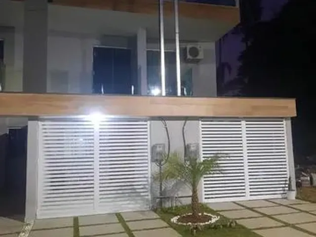 Imagem 1: Casa de Condomínio 3 Quartos, Garagem e Área de Lazer com Chuveirão. Lindo Visual