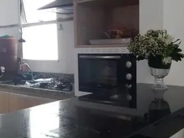 Imagem: O apartamento possui 2 Dormitórios, 1 Banheiro, 1 Vaga na