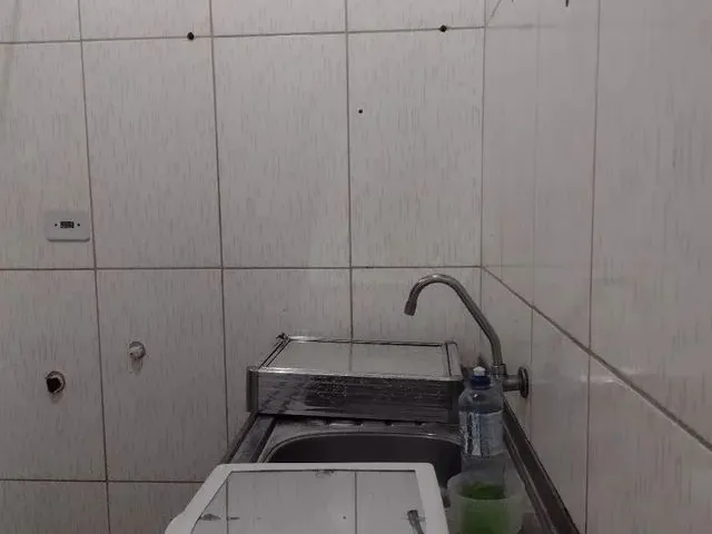 Imagem 2: Apartamento com 2/4 e Bairro Bem Localizado