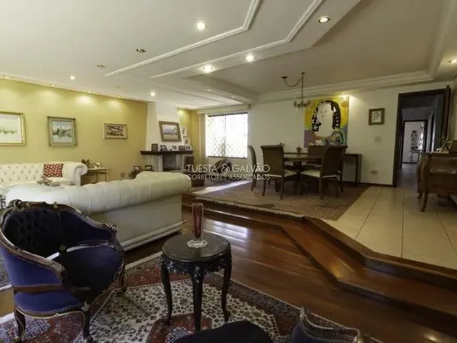 Imagem 10: Imponente Casa de 421M2, com 6 Vagas (3 Cobertas) em Rua Tranquila, nas Mercês. Perfeita