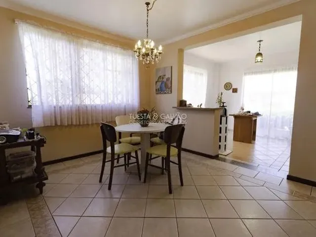 Imagem 14: Imponente Casa de 421M2, com 6 Vagas (3 Cobertas) em Rua Tranquila, nas Mercês. Perfeita