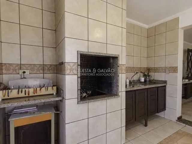 Imagem 6: Imponente Casa de 421M2, com 6 Vagas (3 Cobertas) em Rua Tranquila, nas Mercês. Perfeita
