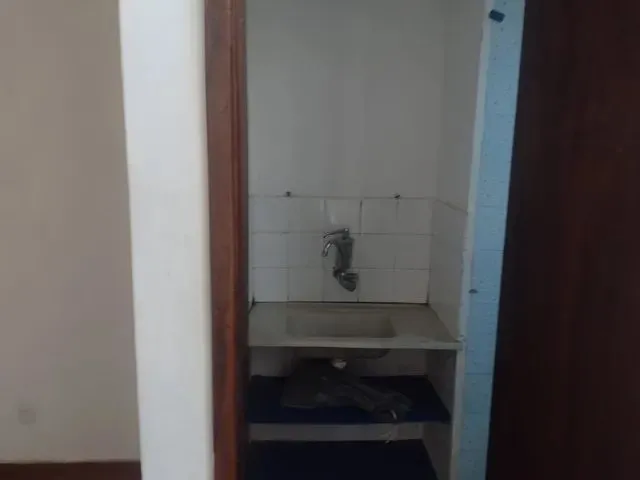 Imagem 2: Kitnet/Conjugado para Aluguel Possui 25 Metros Quadrados com 1 Quarto em Centro