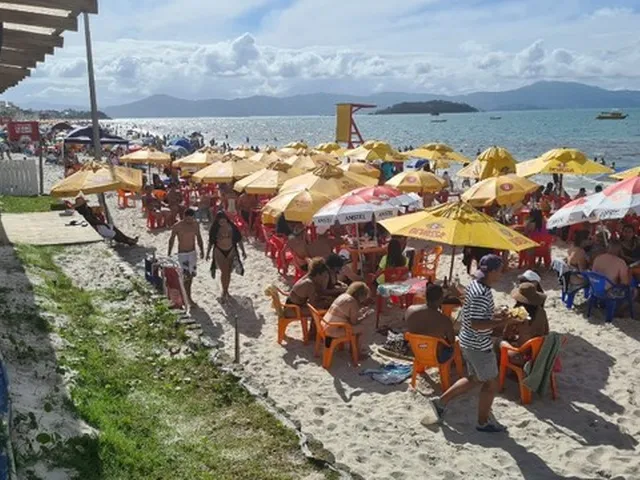 Imagem: Bar e Restaurante na Praia