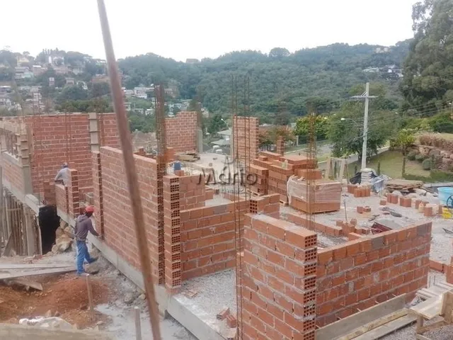 Imagem 5: Casa em Gramado no Vale das Colinas com 3 dormitórios e duas suítes, sendo uma suíte