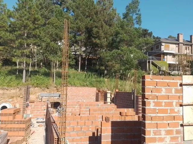 Imagem 8: Casa em Gramado no Vale das Colinas com 3 dormitórios e duas suítes, sendo uma suíte