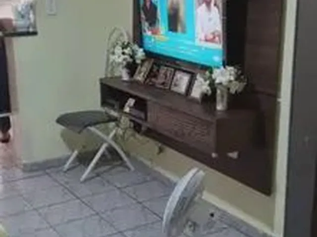Imagem: A casa possui 2 Dormitórios, 2 Banheiros, 2 Vagas na