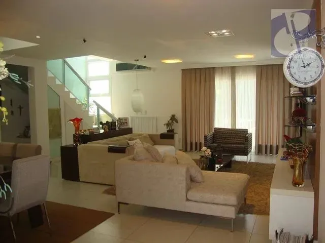 Imagem: Casa de Luxo em Condomínio Fechado, José