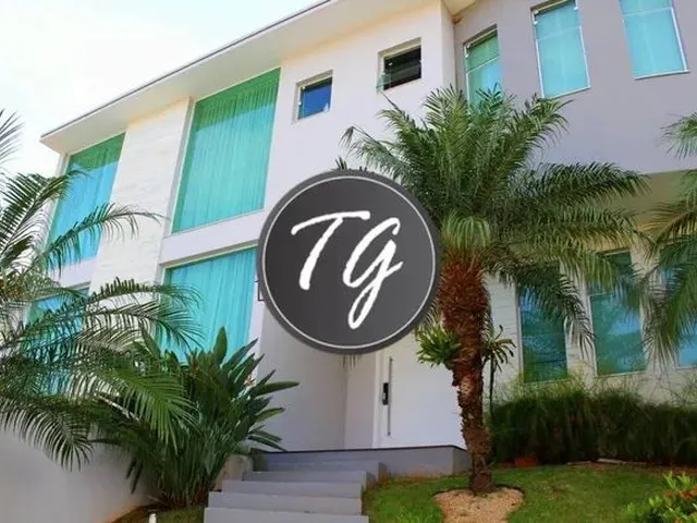 Imagem: A casa em condomínio possui 4 Dormitórios, 4 Suítes, 5