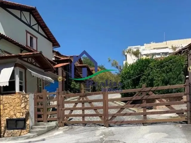 Imagem: A casa possui 4 Dormitórios, 1 Suíte, 2 Banheiros, 1 Vaga