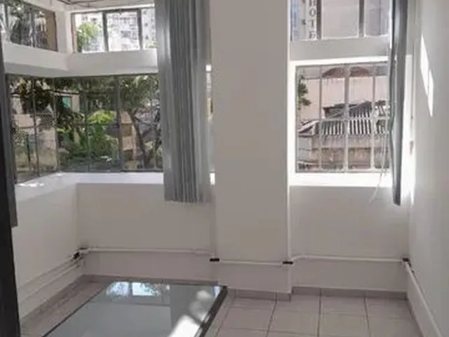 Imagem 9: Alugo Sala Comercial no Centro de Curitiba - Uma Oportunidade Imperdível!