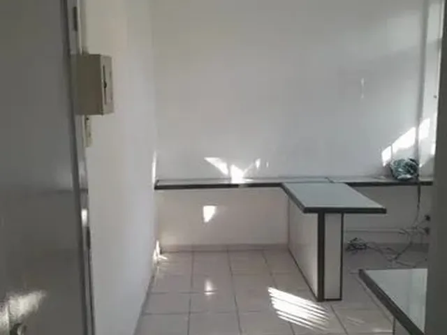 Imagem 13: Alugo Sala Comercial no Centro de Curitiba - Uma Oportunidade Imperdível!
