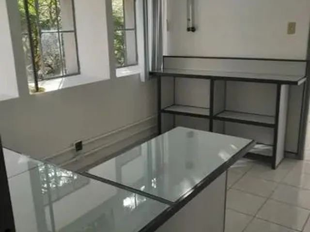Imagem 6: Alugo Sala Comercial no Centro de Curitiba - Uma Oportunidade Imperdível!