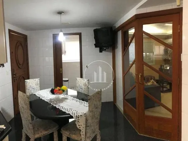 Imagem 12: Casa com 3 Dormitórios À Venda, 347 M² por R$ 2.200.000,00 - Coloninha