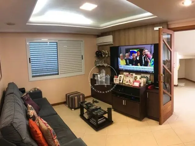 Imagem 8: Casa com 3 Dormitórios À Venda, 347 M² por R$ 2.200.000,00 - Coloninha