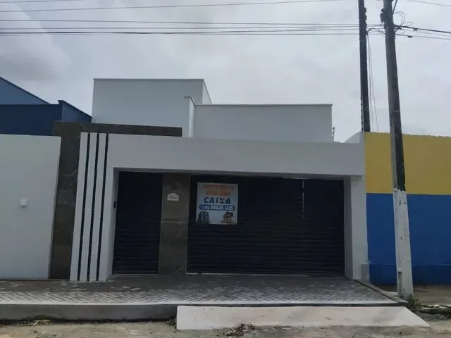Imagem: A casa possui 3 Dormitórios, 1 Suíte, 2 Banheiros, 2