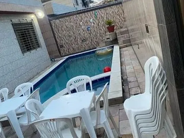 Imagem: A casa possui 3 Dormitórios, 3 Banheiros, 1 Vaga na