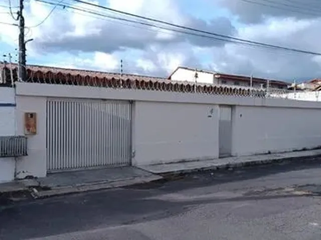 Imagem: Casa para Venda, Conjunto Tiradentes, Aleixo