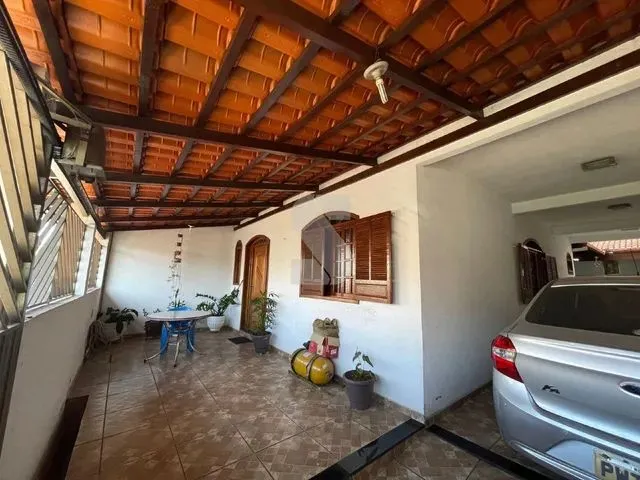 Imagem: Casa À Venda, 3 Quartos, 1 Suíte, 3 Vagas
