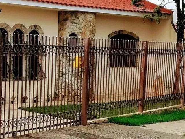 Imagem: Vende-Se Casa Liberdade