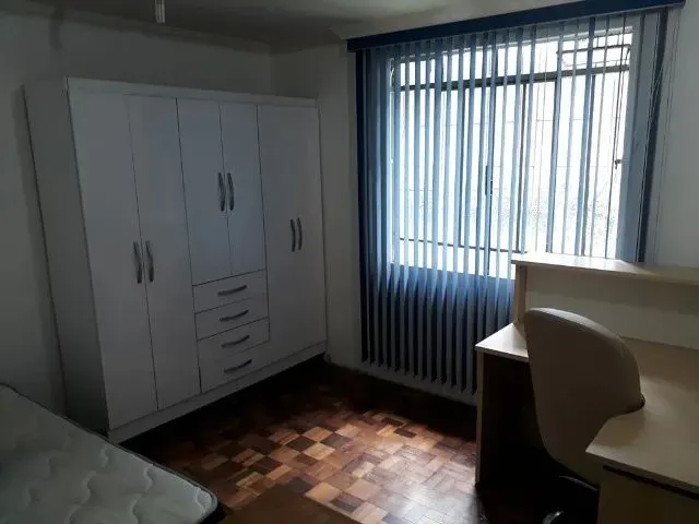 Imagem: Quarto para Rapazes na Fanny com Estacionamento