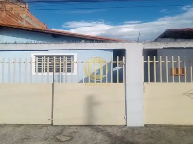 Imagem: A casa possui 1 Dormitório, 1 Banheiro, 2 Vagas na