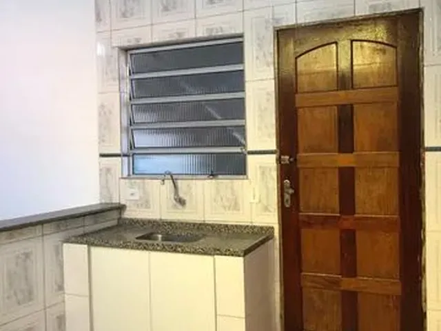 Imagem: A casa possui 1 Dormitório, 1 Banheiro e está localizado