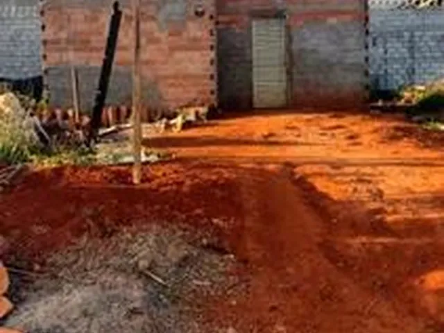 Imagem: Vendo Agio de Um Barracao em Trindade