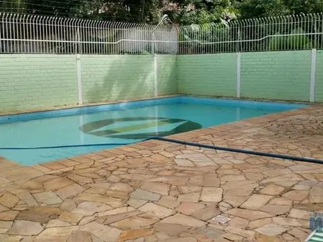 Imagem: Apartamento Grande, Prédio com Piscina