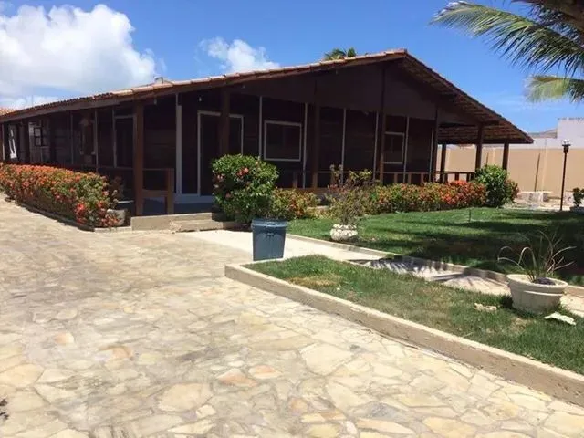 Imagem: Casa de Madeira no Robalo