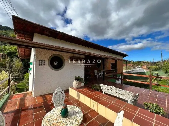 Imagem 1: Casa com 5 Quartos À Venda, 317,79M² por R$ 1.580.000,00 - Albuquerque
