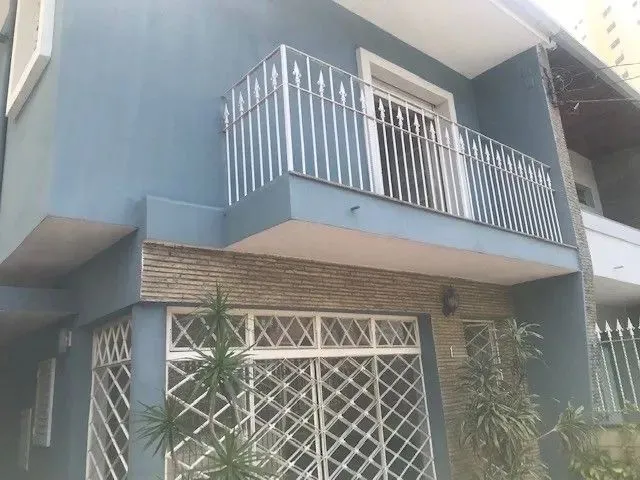 Imagem: A casa possui 3 Dormitórios, 1 Suíte, 4 Banheiros, 3