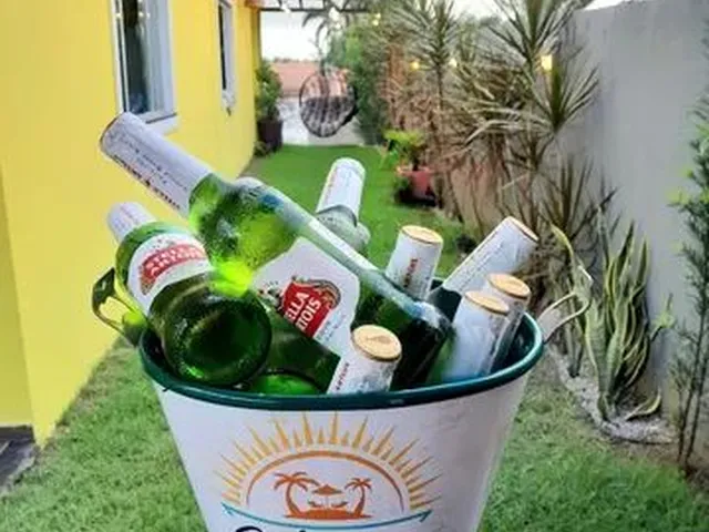 Imagem: A casa possui 3 Dormitórios, 3 Banheiros, 2 Vagas na