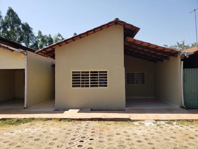 Imagem: A casa em condomínio possui 3 Dormitórios, 2 Banheiros e