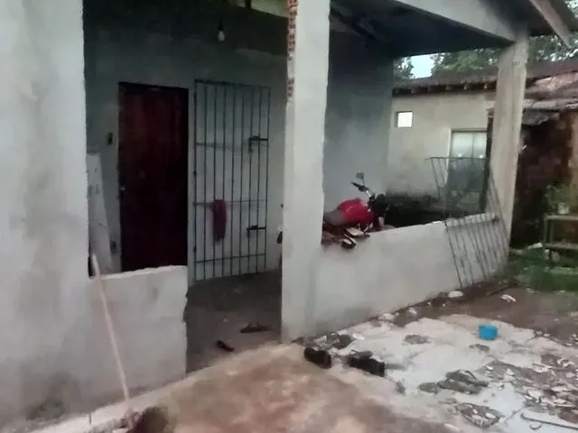 Imagem: A casa possui 3 Dormitórios, 2 Banheiros, 1 Vaga na