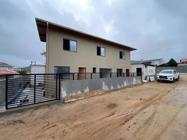 Imagem: Alugo Sobrado no Rio Tavares