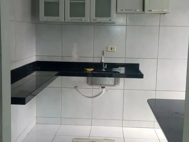 Imagem: O apartamento possui 2 Dormitórios, 1 Banheiro, 1 Vaga na