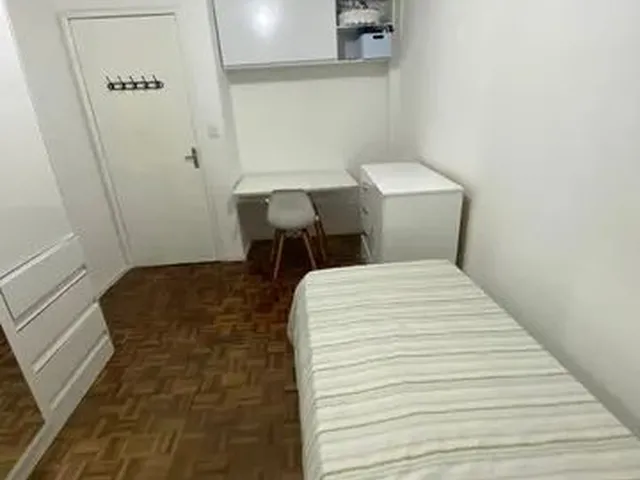 Imagem: Alugo Quarto Feminino