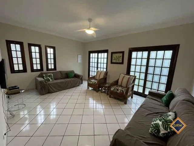 Imagem: Casa com Piscina Disponível para Locação