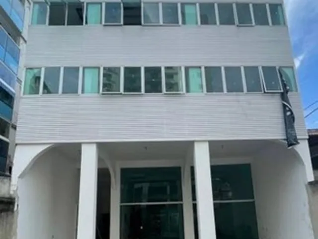 Imagem: Prédio Comercial na Freguesia