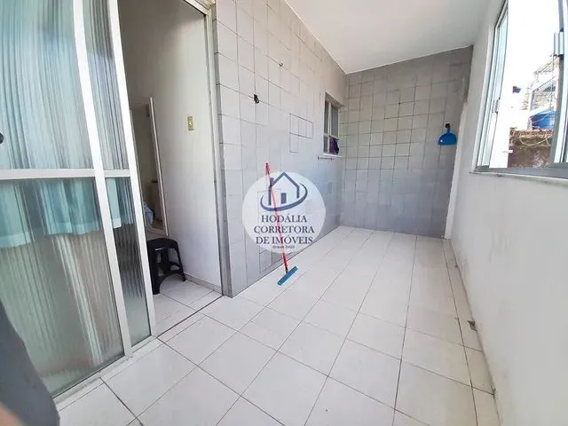 Imagem 2: Casa para Venda em Itapuã, Casal 3 Quartos (2 Suítes), Perto da Praia, Comércio Ou