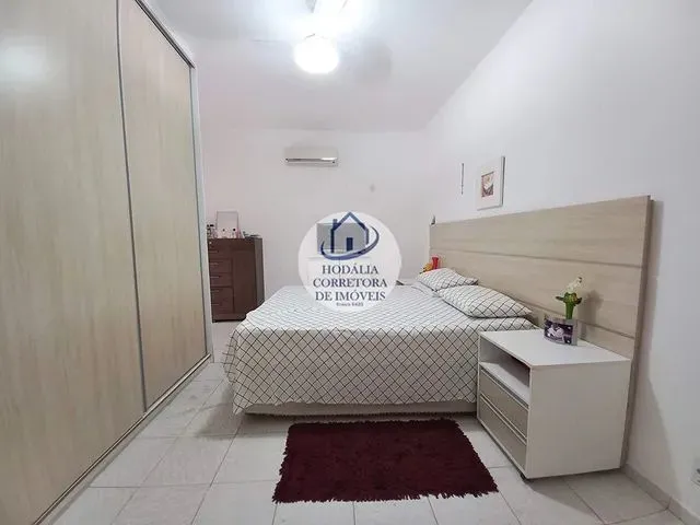 Imagem 4: Casa para Venda em Itapuã, Casal 3 Quartos (2 Suítes), Perto da Praia, Comércio Ou