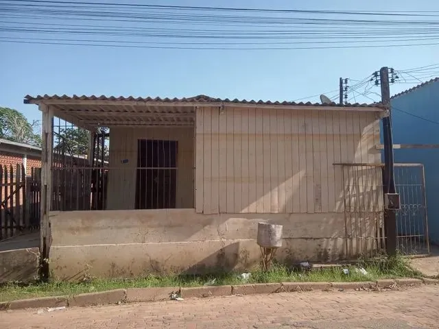 Imagem: A casa possui 2 Dormitórios, 1 Banheiro, Imóvel novo e