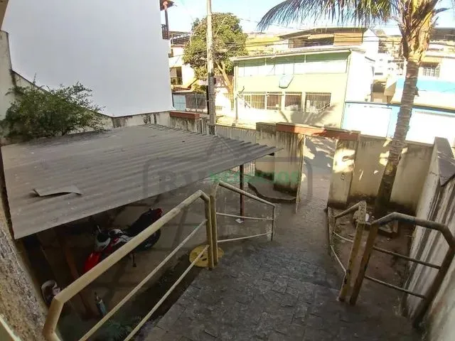 Imagem 12: )(- Muito Bem Localizada! Casa de Vila. Casa Possui 3 Quartos Ótimo Terraço e Garagem