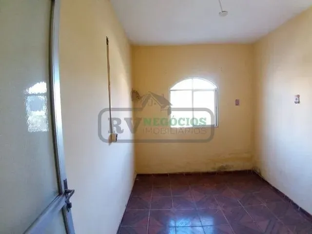 Imagem 5: )(- Muito Bem Localizada! Casa de Vila. Casa Possui 3 Quartos Ótimo Terraço e Garagem