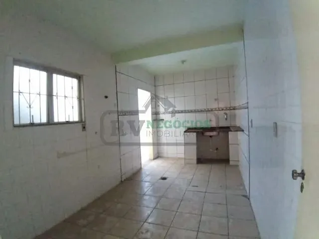 Imagem 6: )(- Muito Bem Localizada! Casa de Vila. Casa Possui 3 Quartos Ótimo Terraço e Garagem